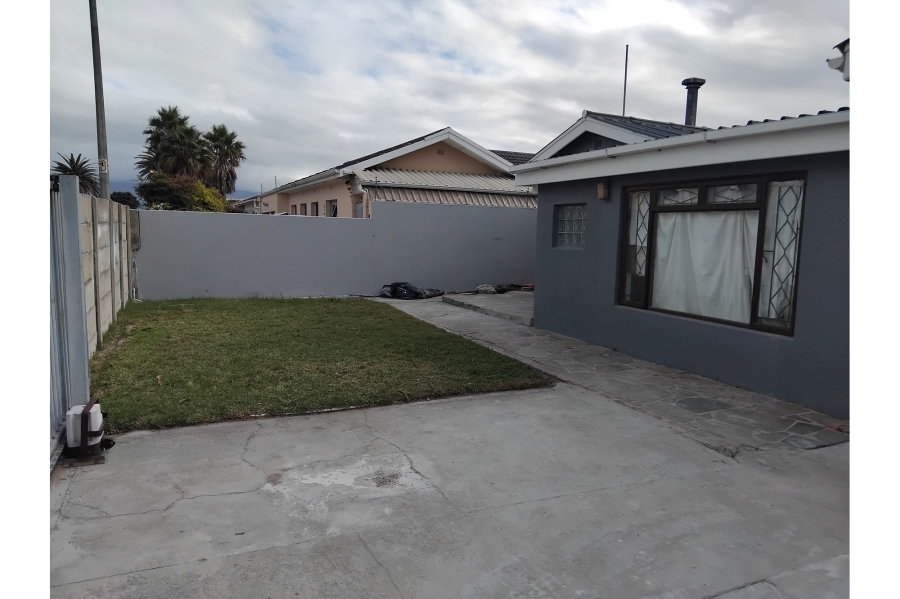 4 Bedroom Property for Sale in Zeekoevlei Western Cape